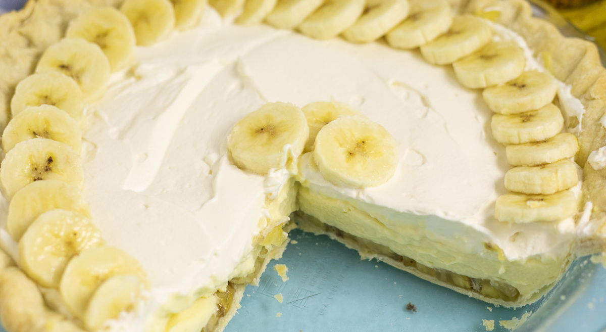 Secrets to the Perfect Old Fashioned Banana Cream Pie